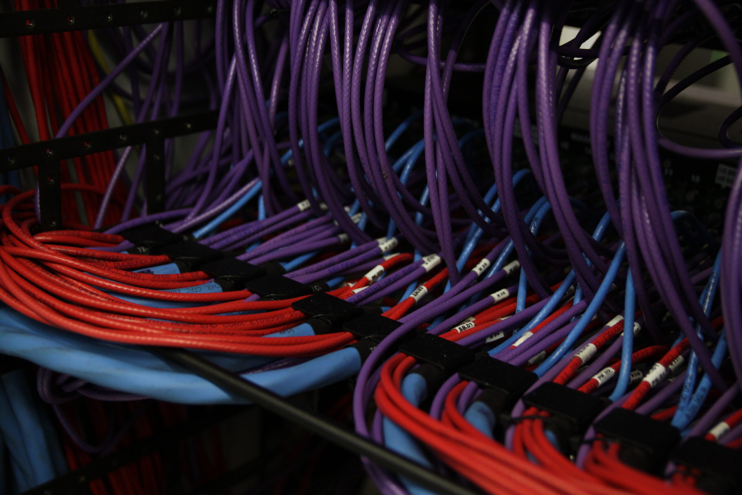 Kable światłowodowe